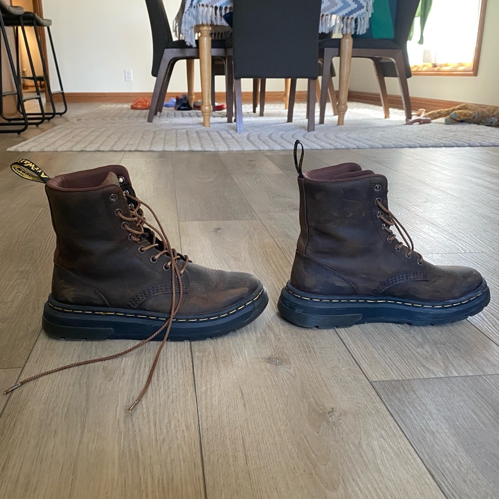 M6/W7 Dr. Marten crewson crazy horse leather everyday boots, dark brown - Picture 3 of 8